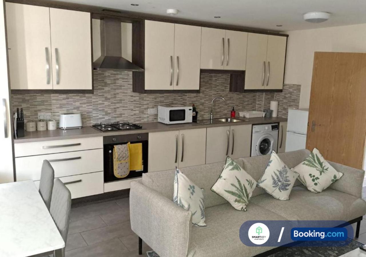 Modern 2 Bed 2 Bath Apartment Free Parking Watford  Luaran gambar