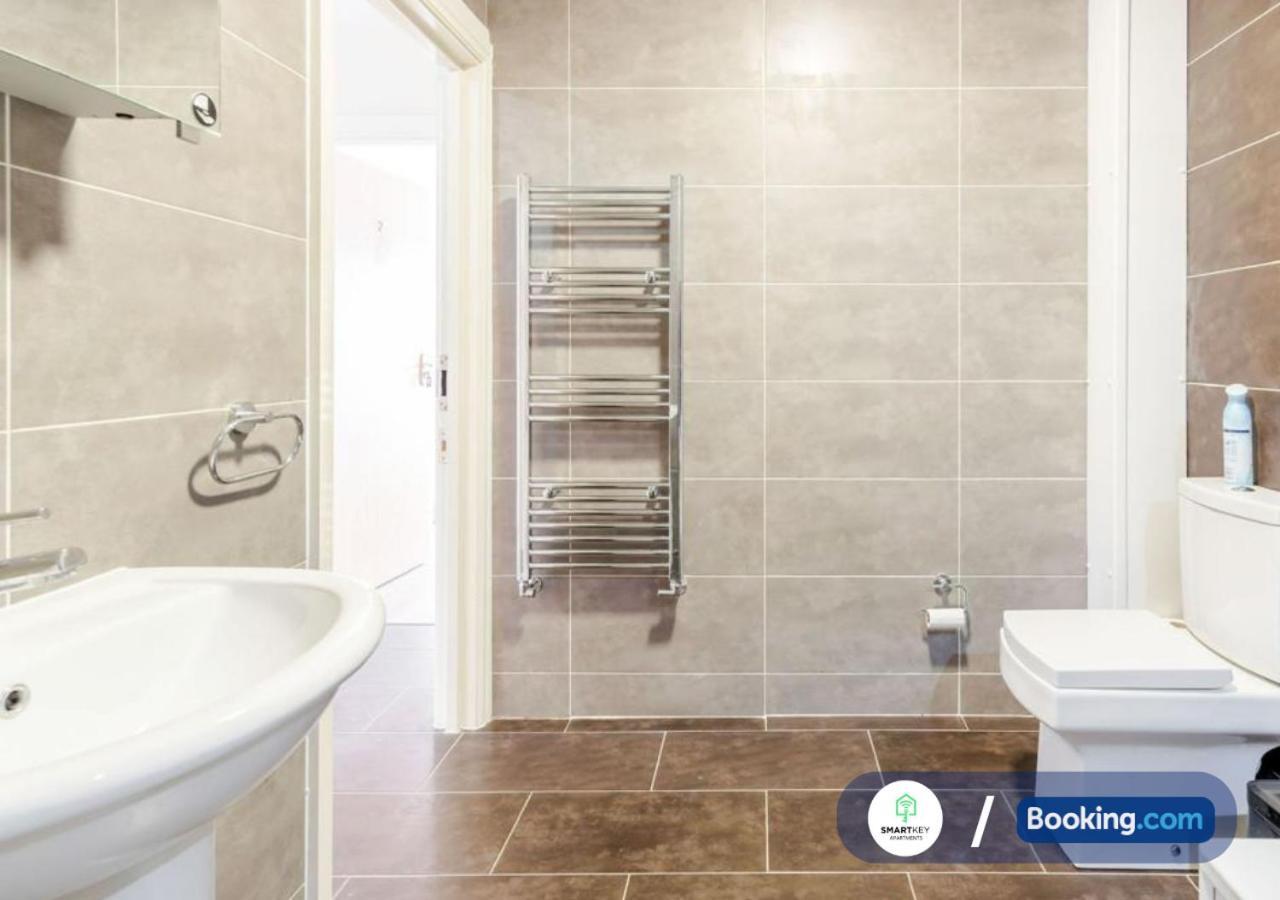Modern 2 Bed 2 Bath Apartment Free Parking Watford  Luaran gambar