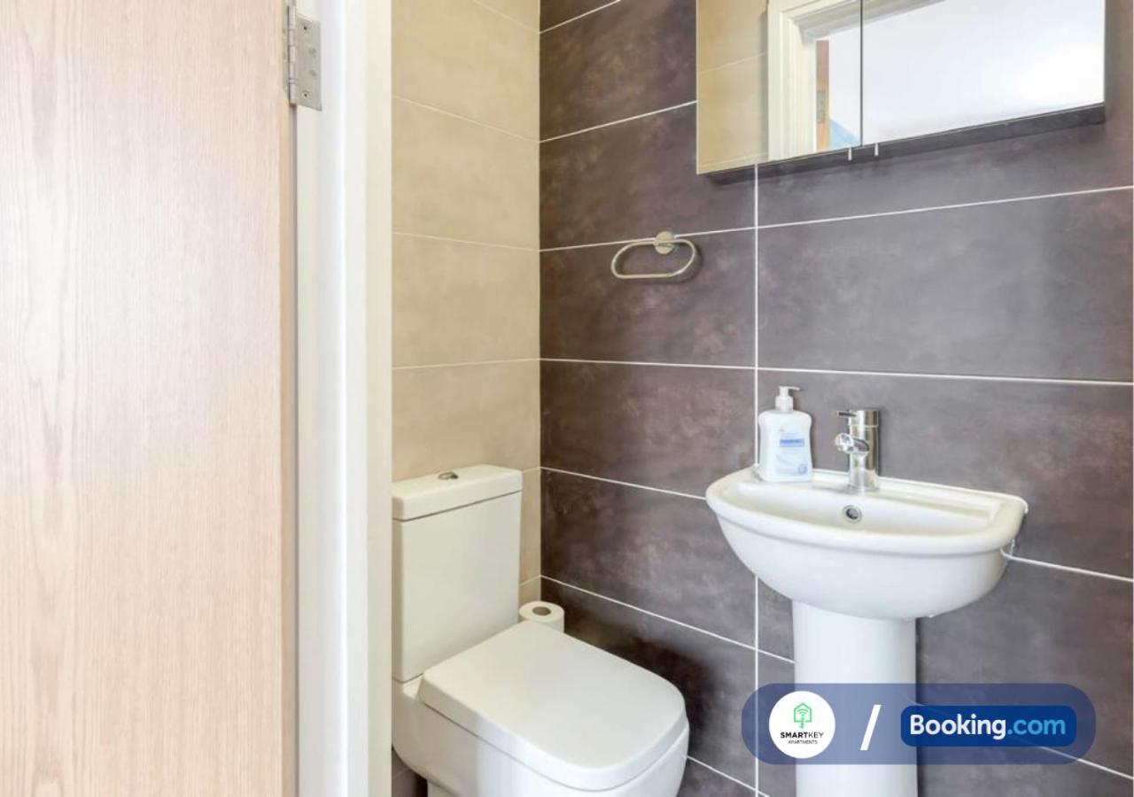 Modern 2 Bed 2 Bath Apartment Free Parking Watford  Luaran gambar